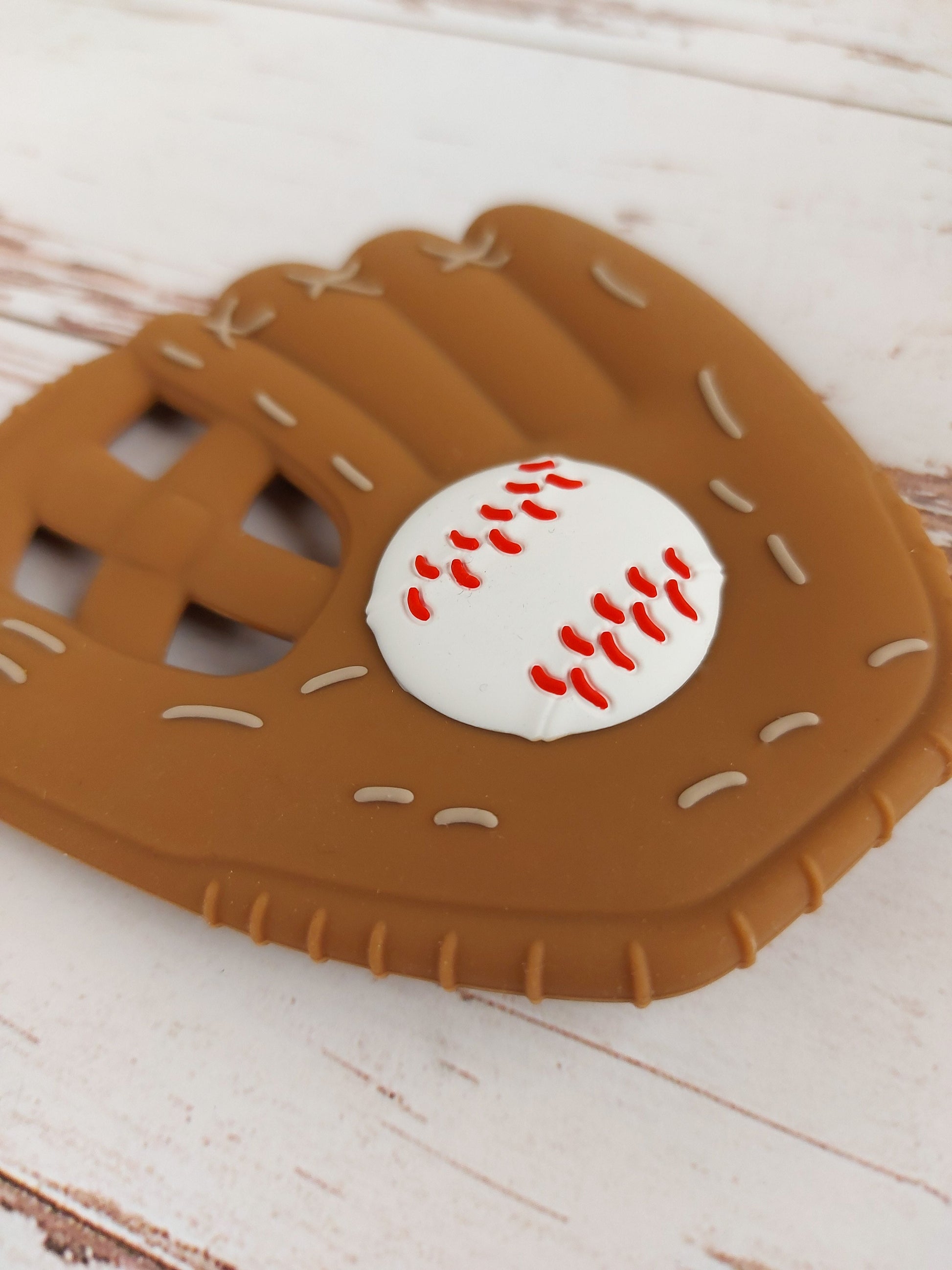 Classic Baseball Glove - Poppy + Clover